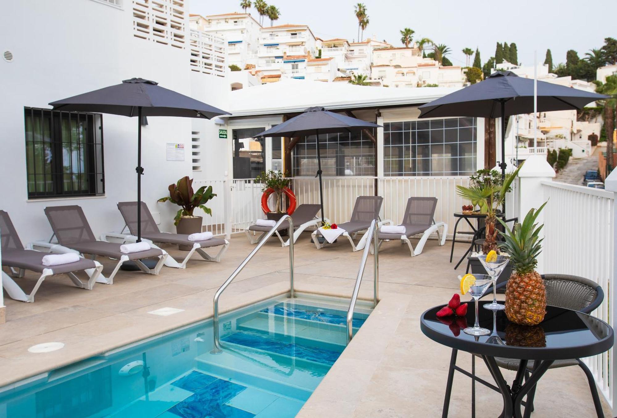 Boutique Rooms Playa Burriana Nerja Zewnętrze zdjęcie