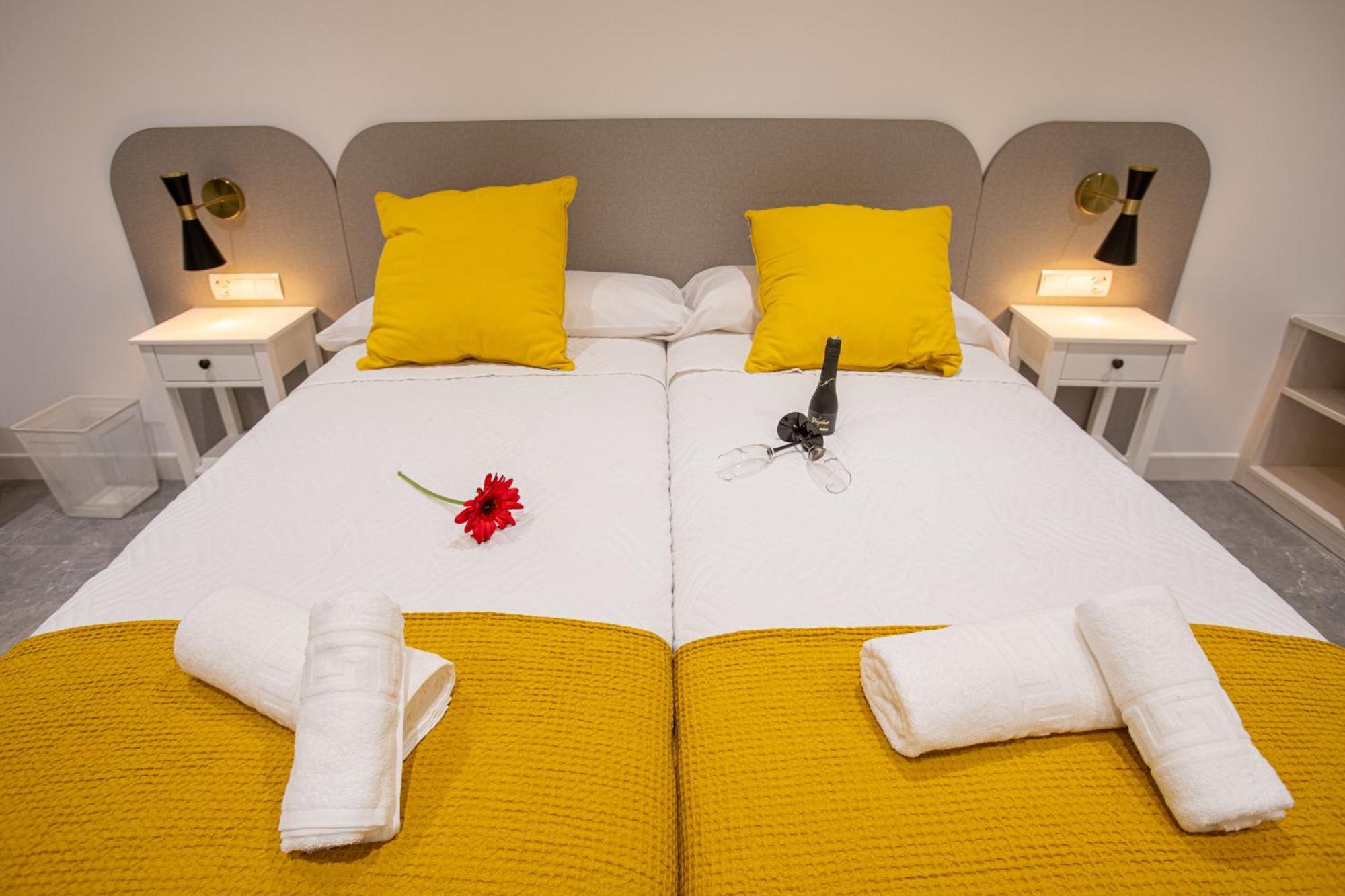 Boutique Rooms Playa Burriana Nerja Zewnętrze zdjęcie