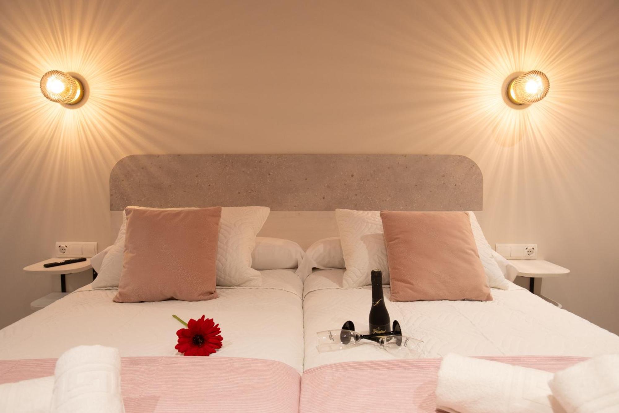 Boutique Rooms Playa Burriana Nerja Zewnętrze zdjęcie