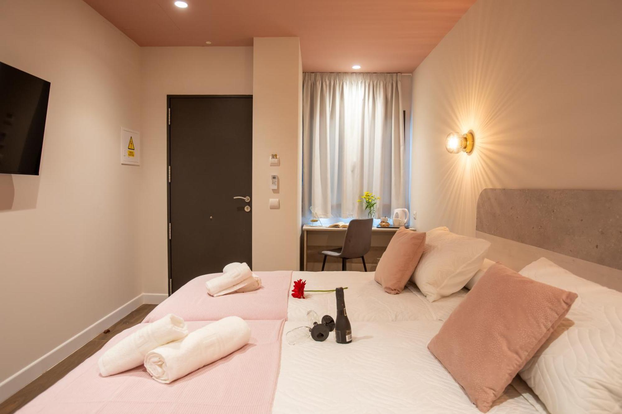 Boutique Rooms Playa Burriana Nerja Zewnętrze zdjęcie
